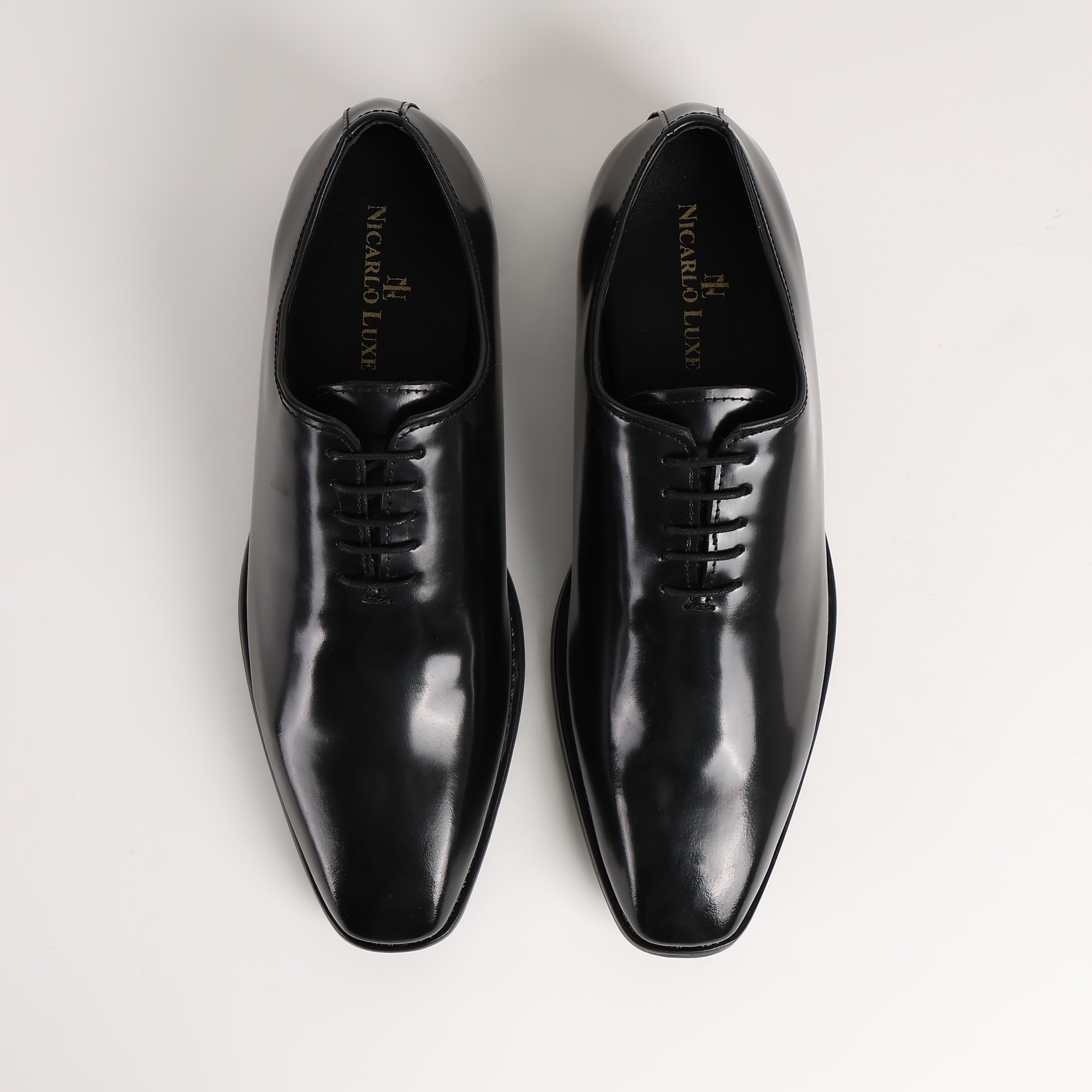 Premium Leather Signature Wholecut Oxford