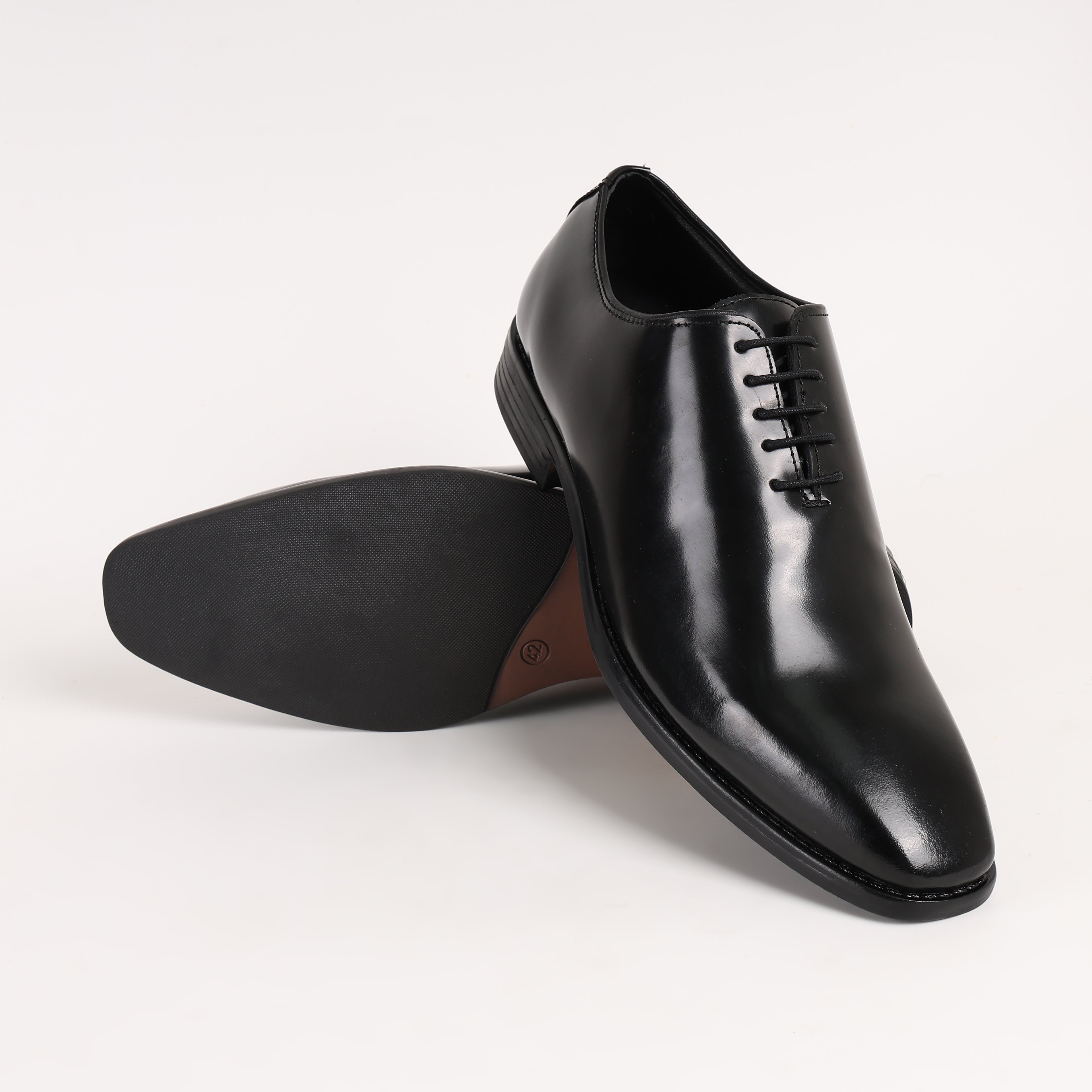 Premium Leather Signature Wholecut Oxford