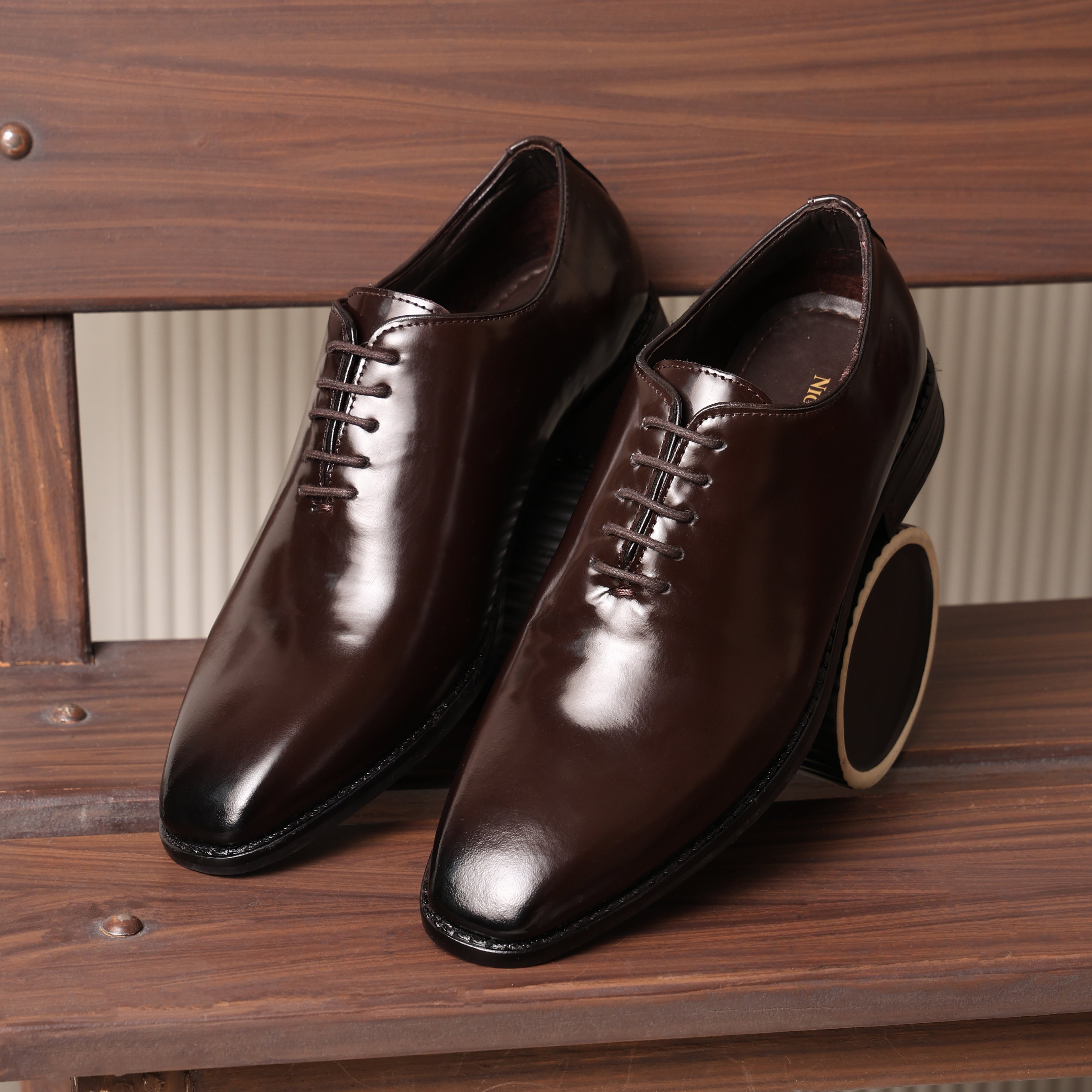 Premium Leather Signature Wholecut Oxford
