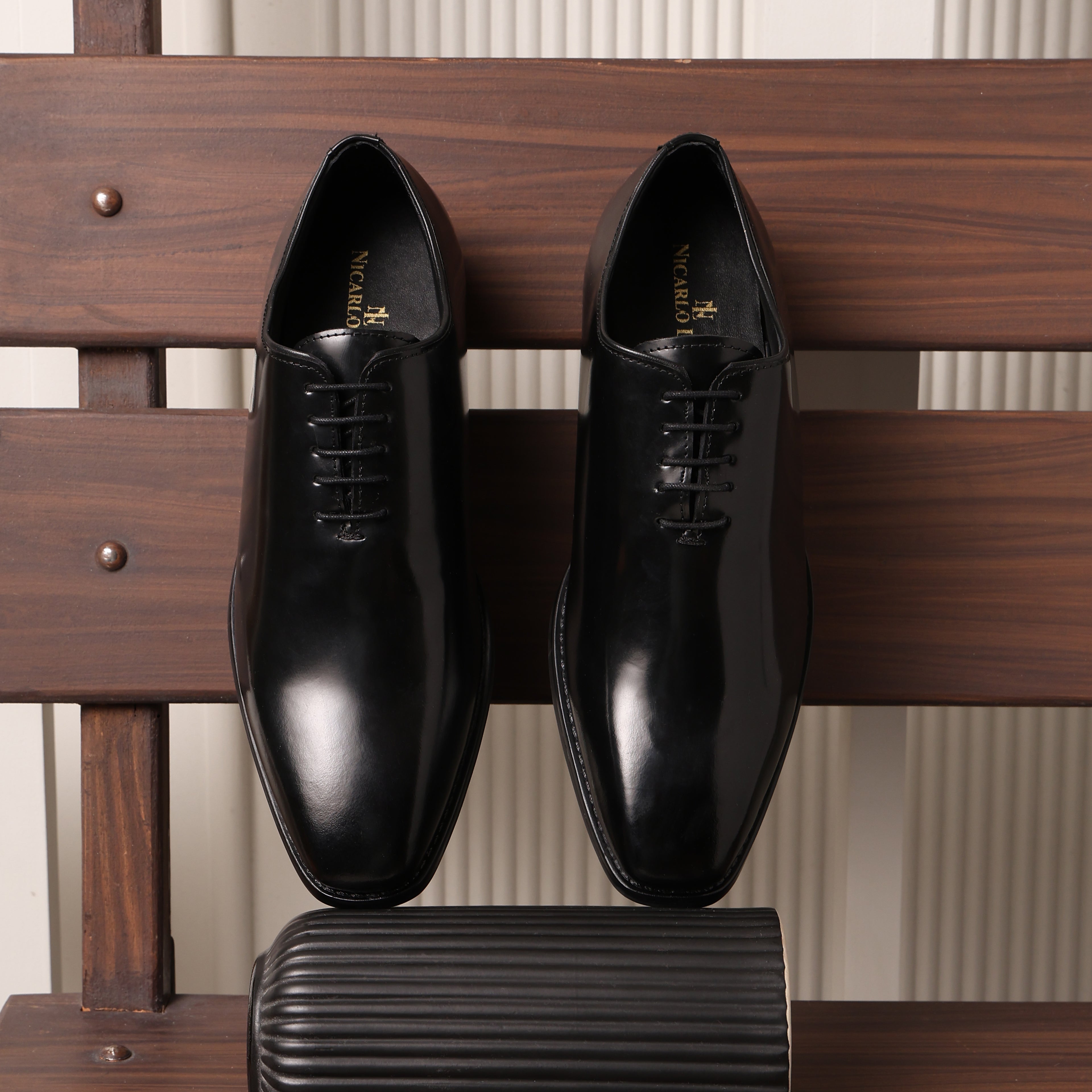 Premium Leather Signature Wholecut Oxford